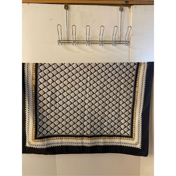 Equestrian scarf navy gold 33"x34" not branded - Picture 4 of 4